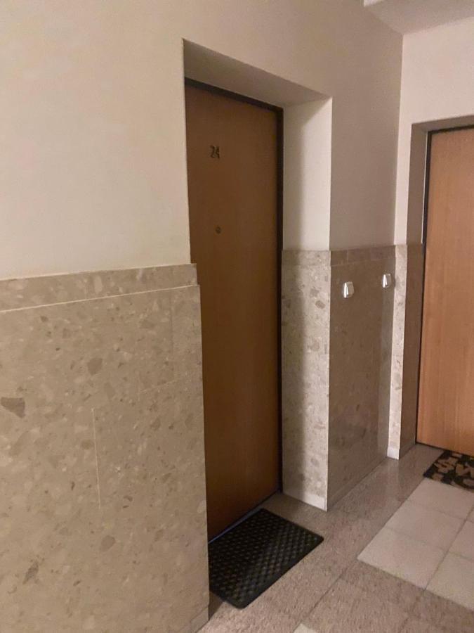 Komfortowy Apartament Na Florianskiej, Park Praski, Dw Wilenski,W Odleglosci Spaceru Od Starego Miasta, Milo Widziec Gosci Ze Zwierzetami, Очень Удобно Для Украинских Моряков,Которые Будут Сдавать Экзамены В Морричсервисе, Через Дорогу Офис Apartman Varsó Kültér fotó